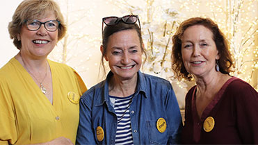 Retired nurses and midwives support community to solve loneliness: Generativity in action